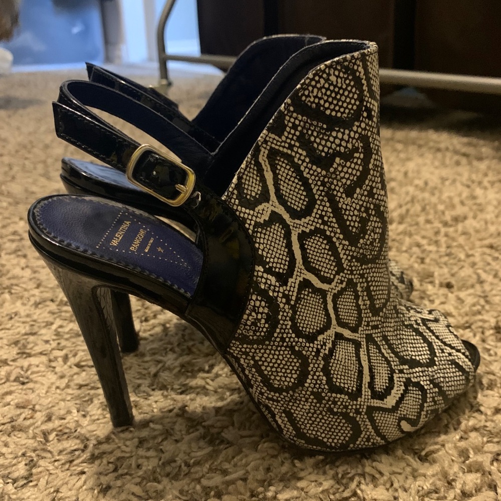 Valentina pumps